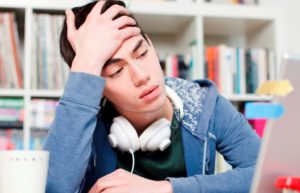 Freshman Forced to Pretend Senior Acquaintance Really Meant Something to Them